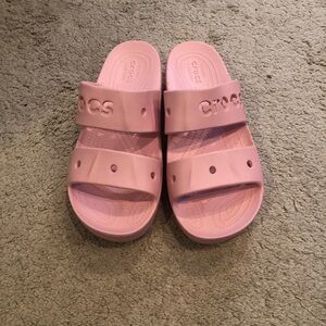 Pink CROCS Baya platform sandal • women’s 10